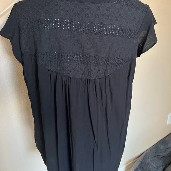 Torrid Rayon Slub Crochet Detail Tie-Front Top - Picture 6 of 8